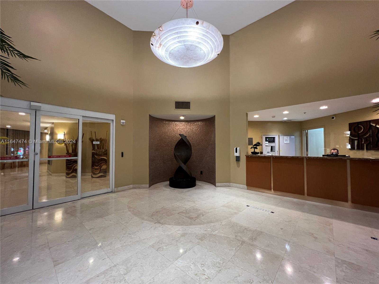 6767 Collins Ave # 1906