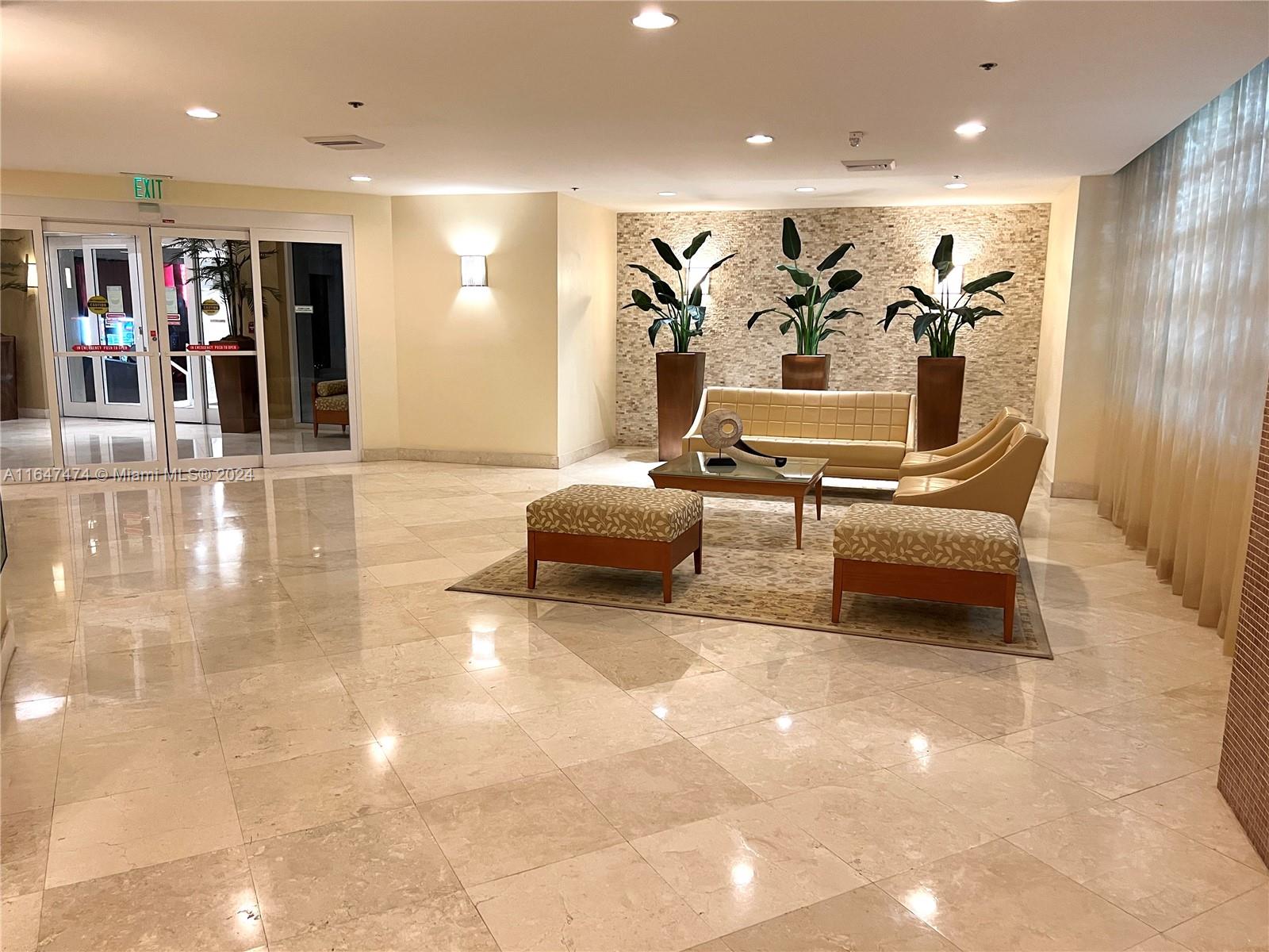 6767 Collins Ave # 1906