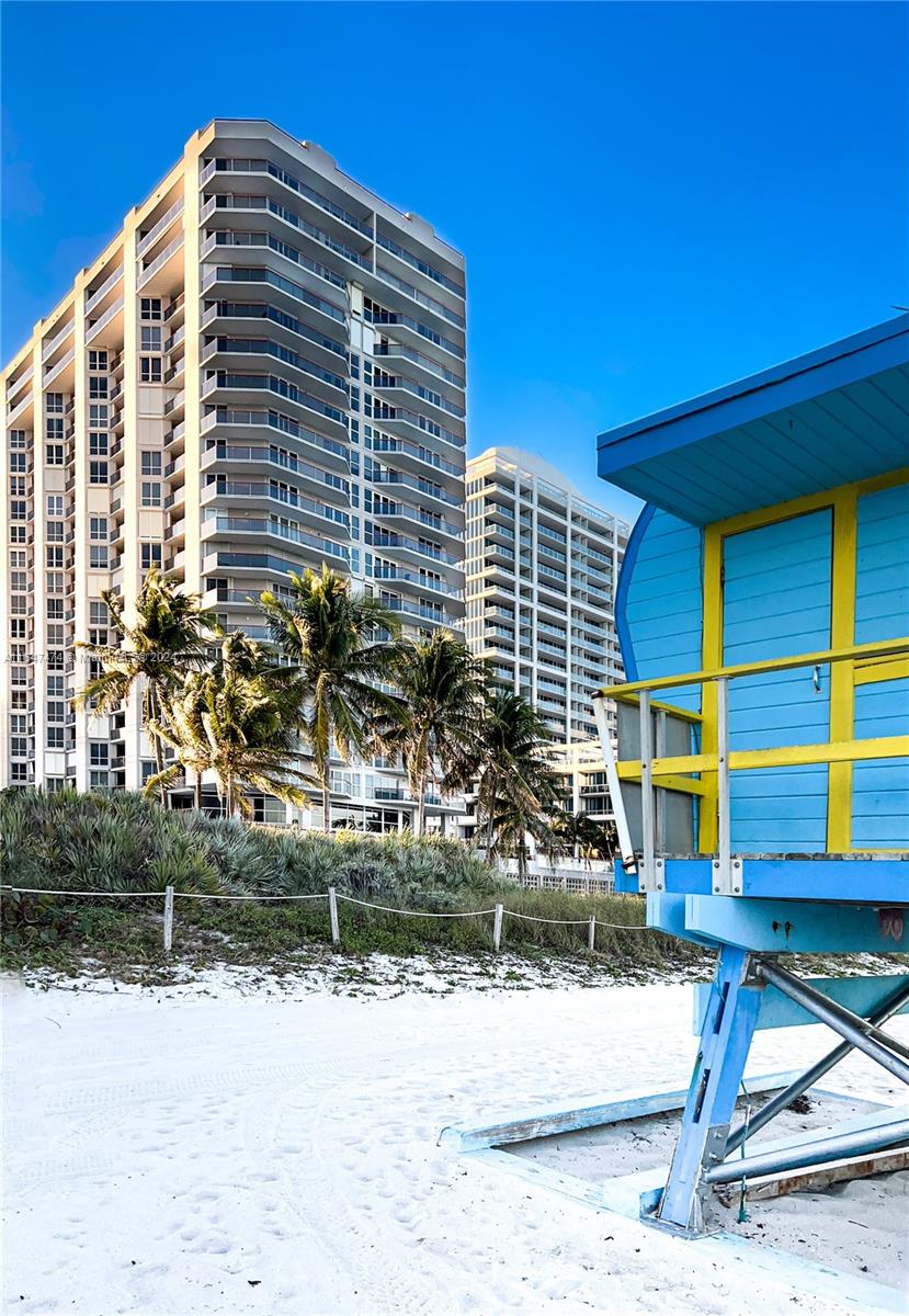 6767 Collins Ave # 1906