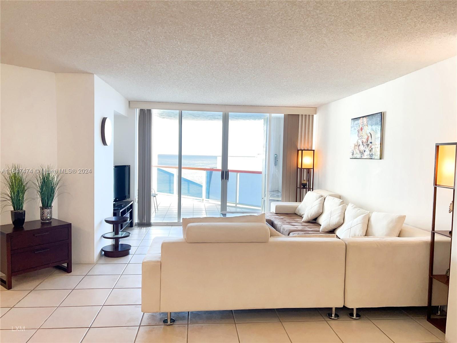 6767 Collins Ave # 1906