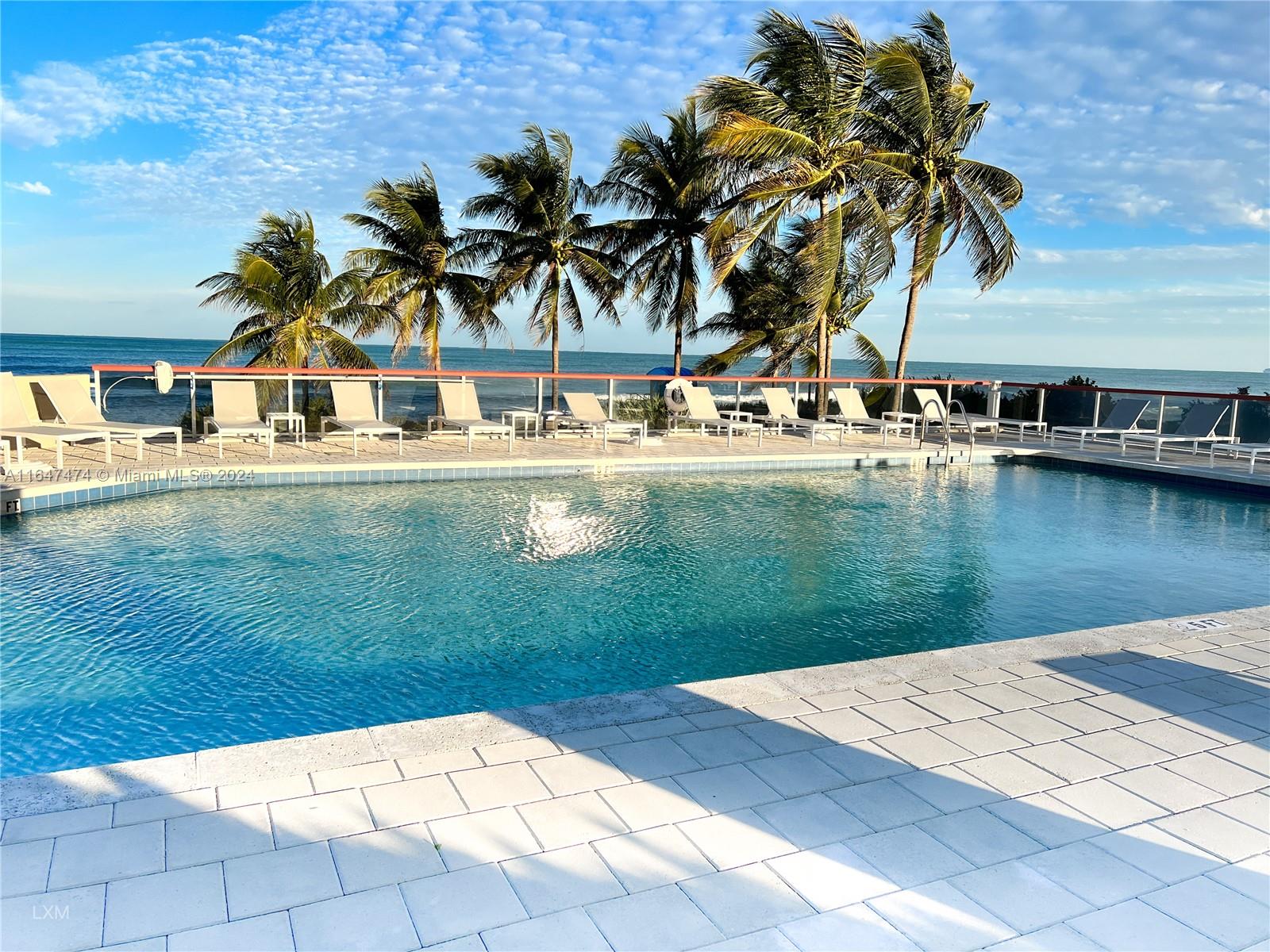 6767 Collins Ave # 1906