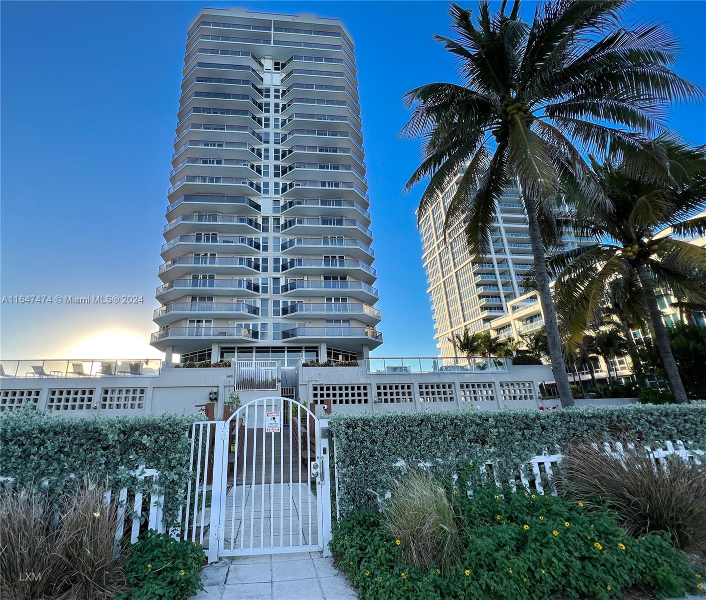 6767 Collins Ave # 1906