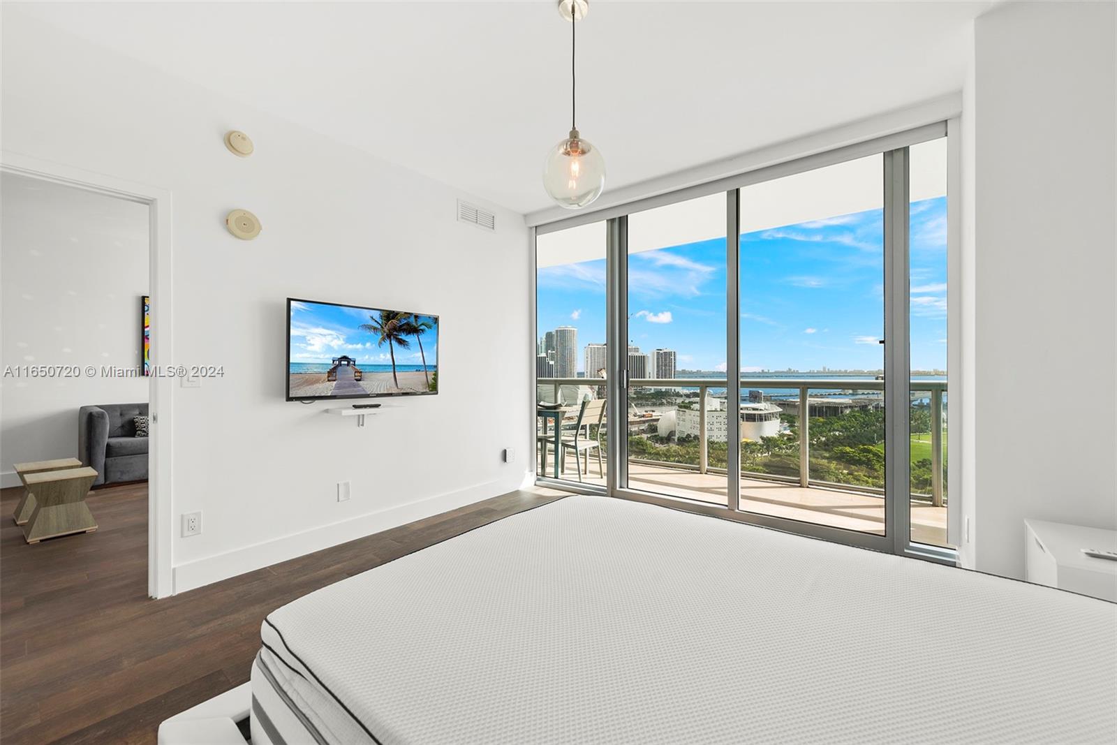 888 Biscayne Blvd # 1711