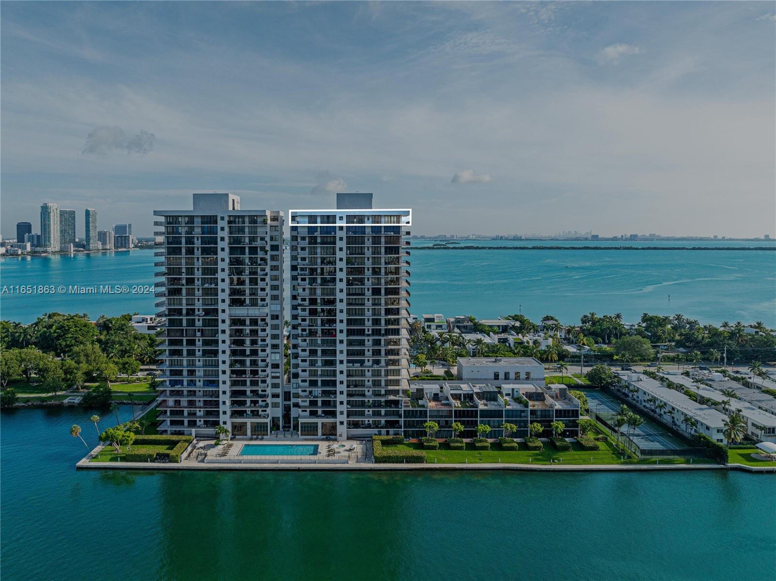 1000 Venetian Way # 2201 Unit: PH 2201