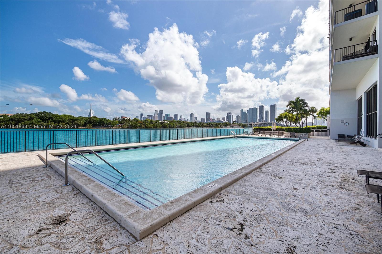 1000 Venetian Way # 2201 Unit: PH 2201