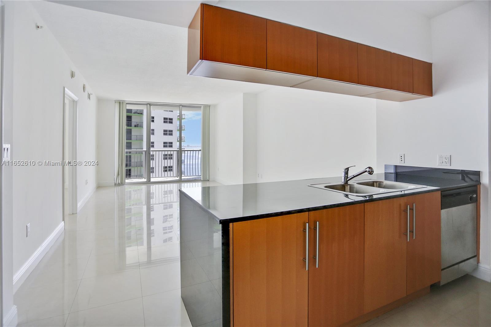 1750 N Bayshore Dr # 2003