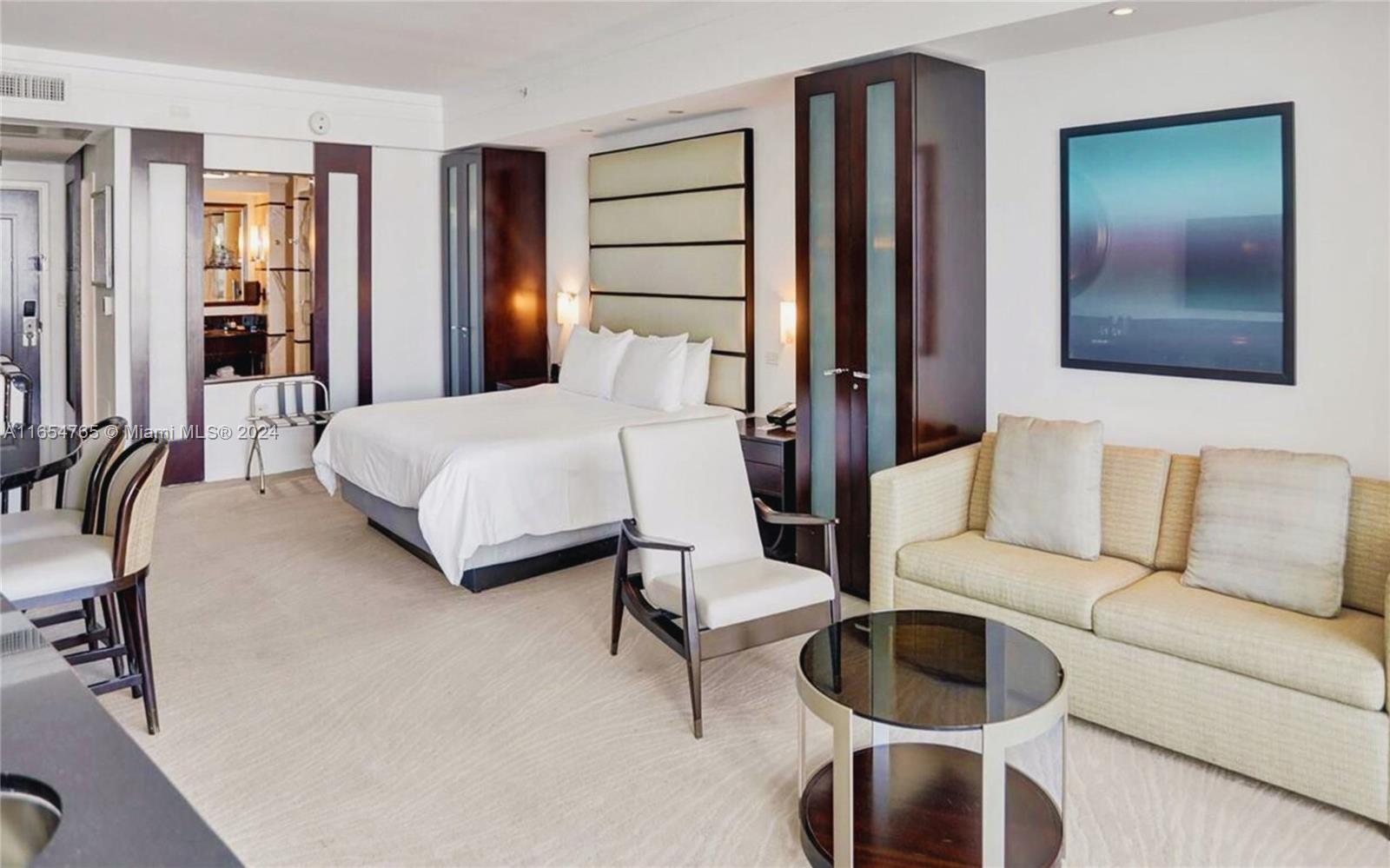 4391 Collins Ave # 1703