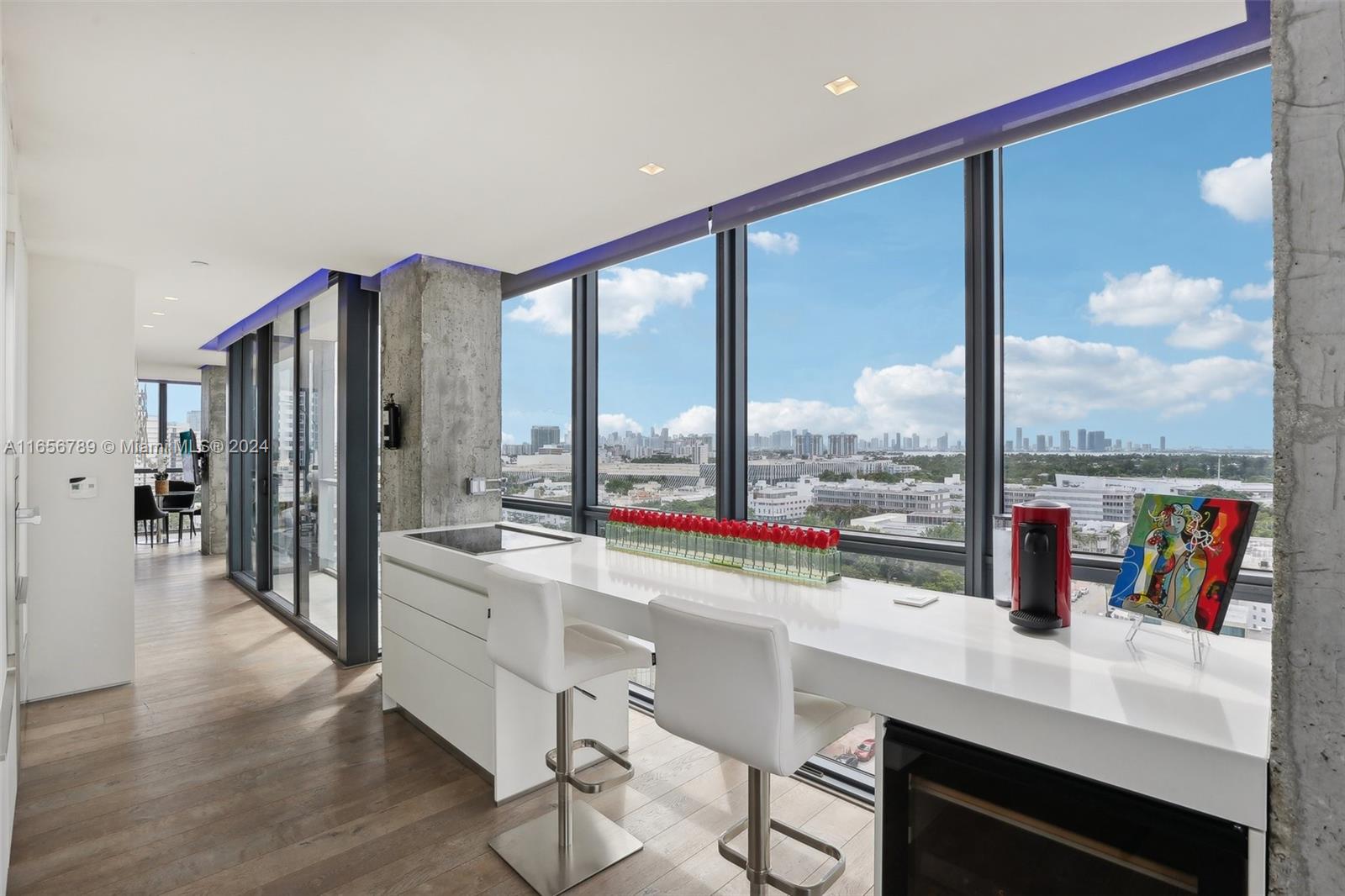 2201 Collins Ave # 1201