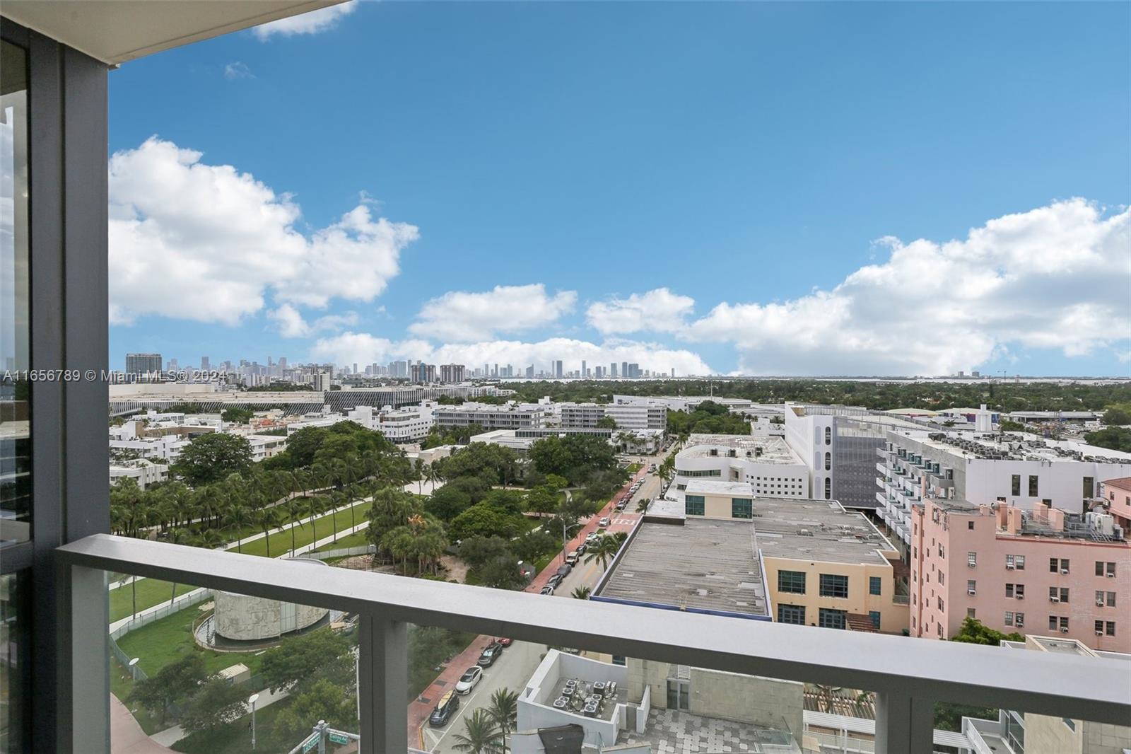 2201 Collins Ave # 1201