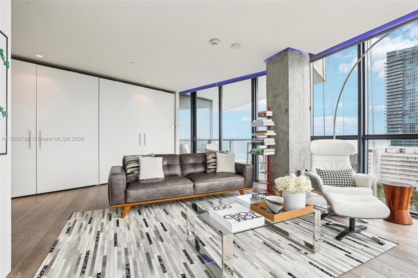 2201 Collins Ave # 1201