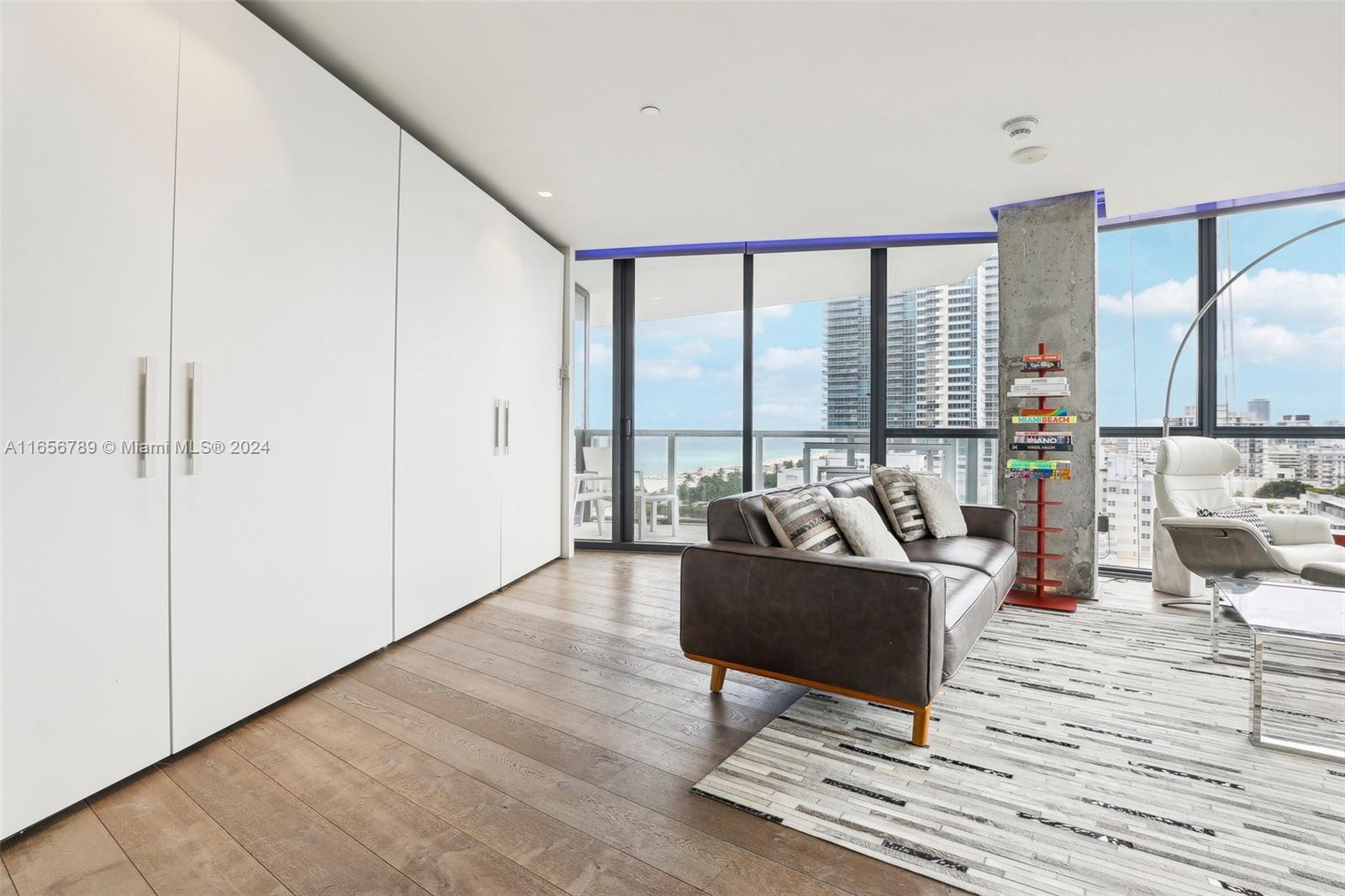 2201 Collins Ave # 1201