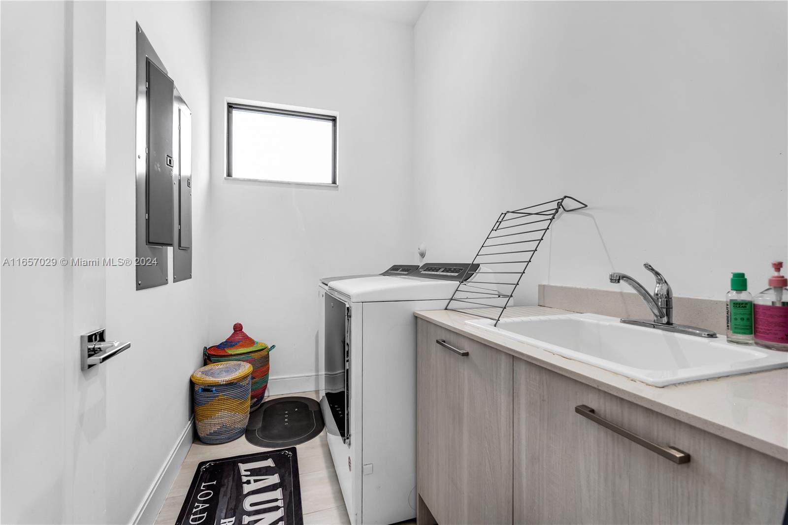 8115 NW 48th Ter