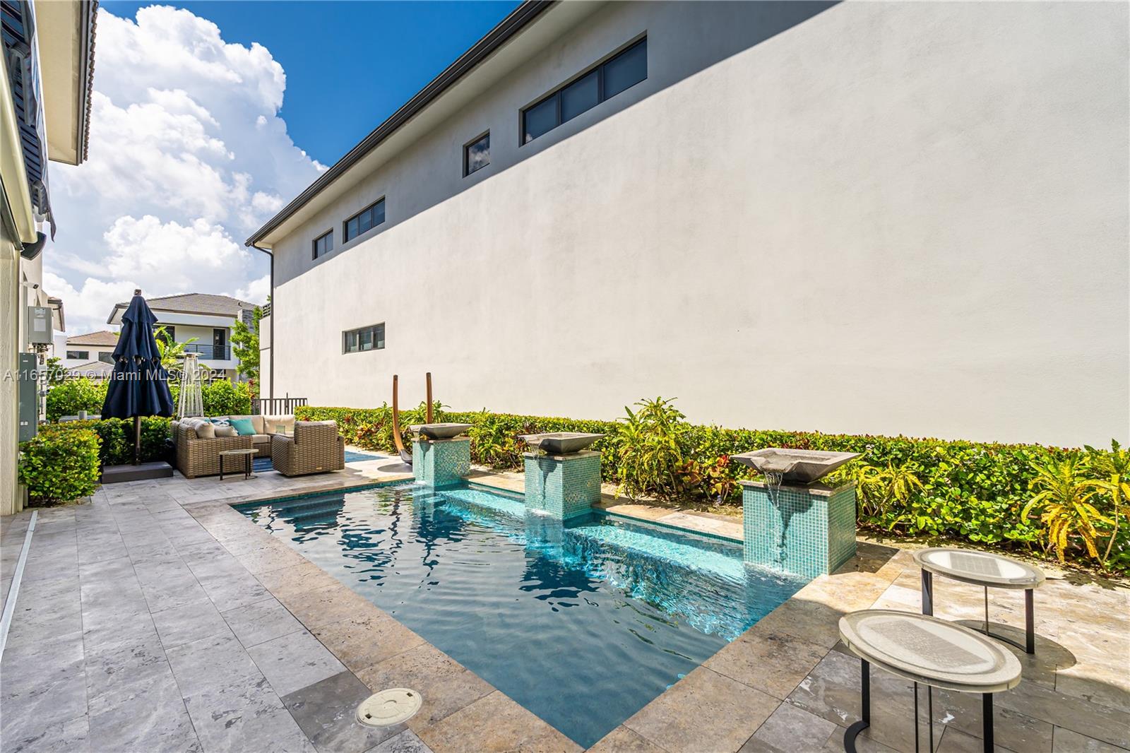 8115 NW 48th Ter