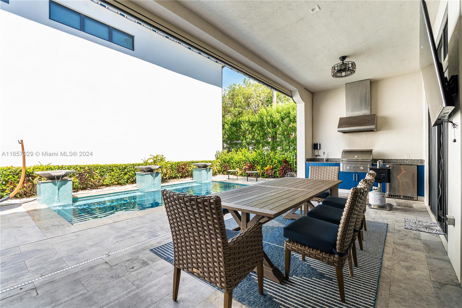 8115 NW 48th Ter