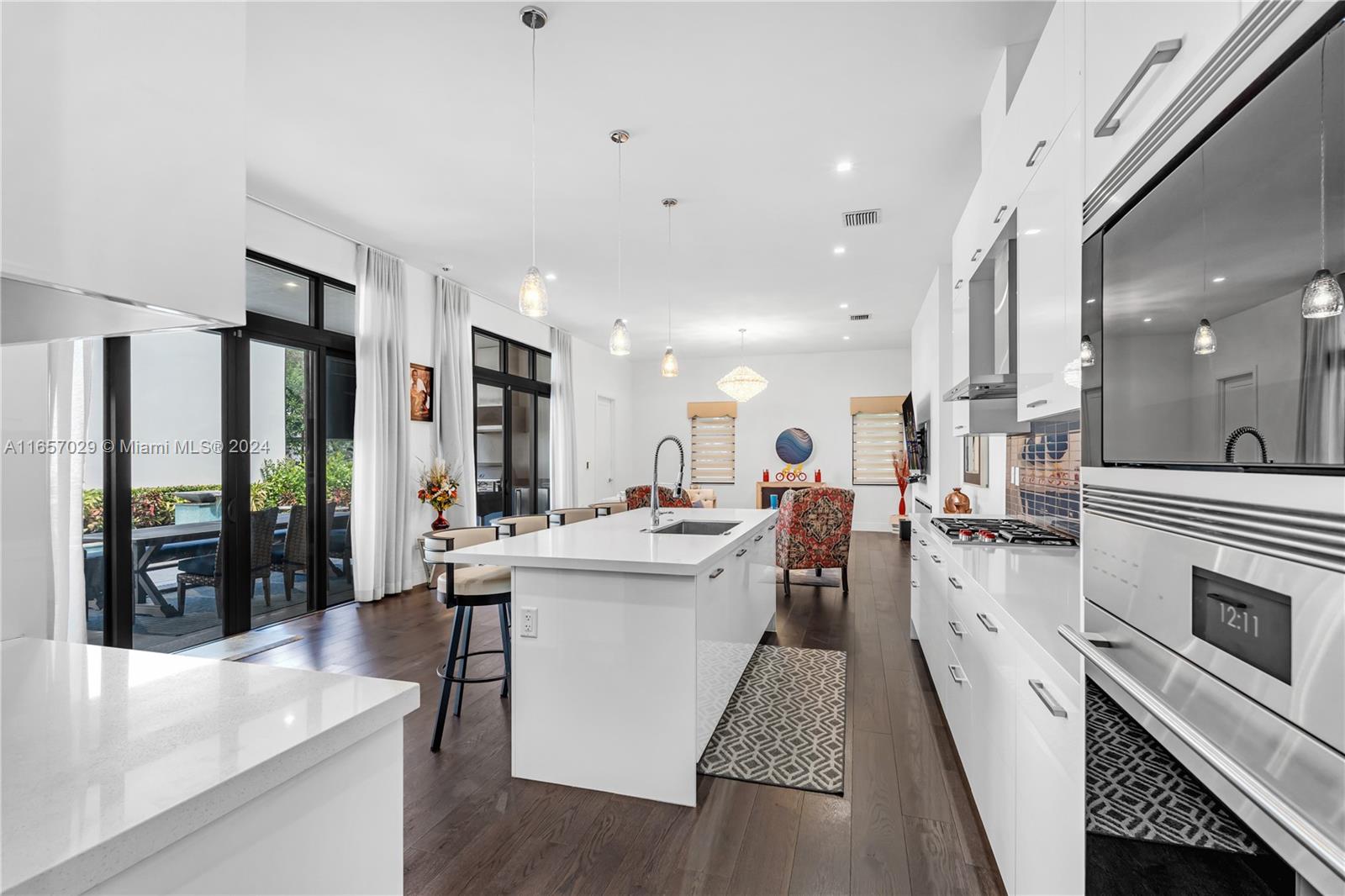 8115 NW 48th Ter