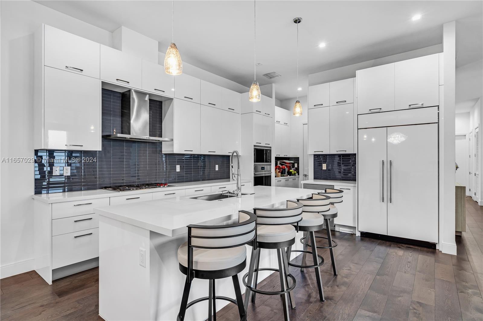 8115 NW 48th Ter