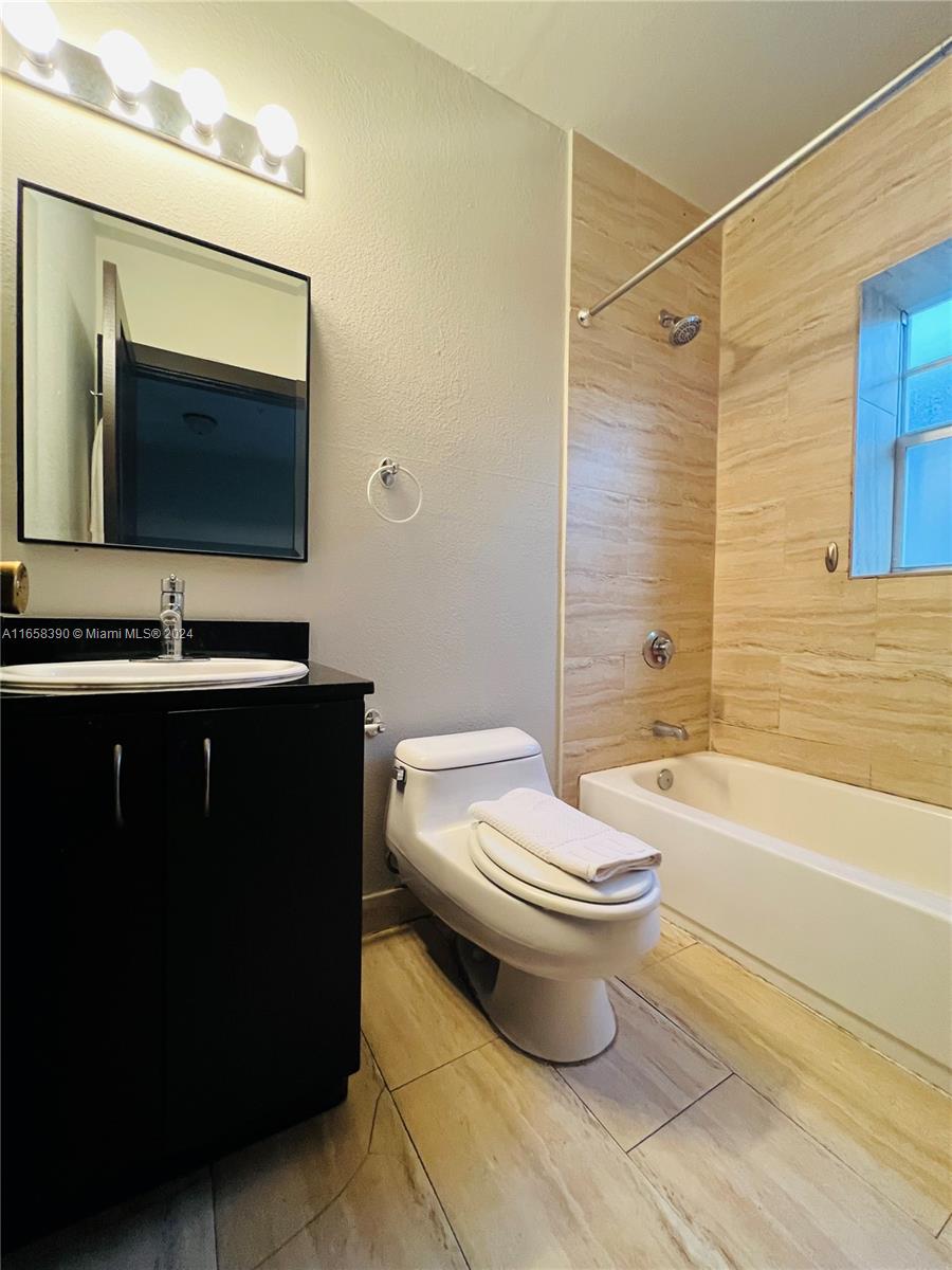 1330 Pennsylvania Ave # 204