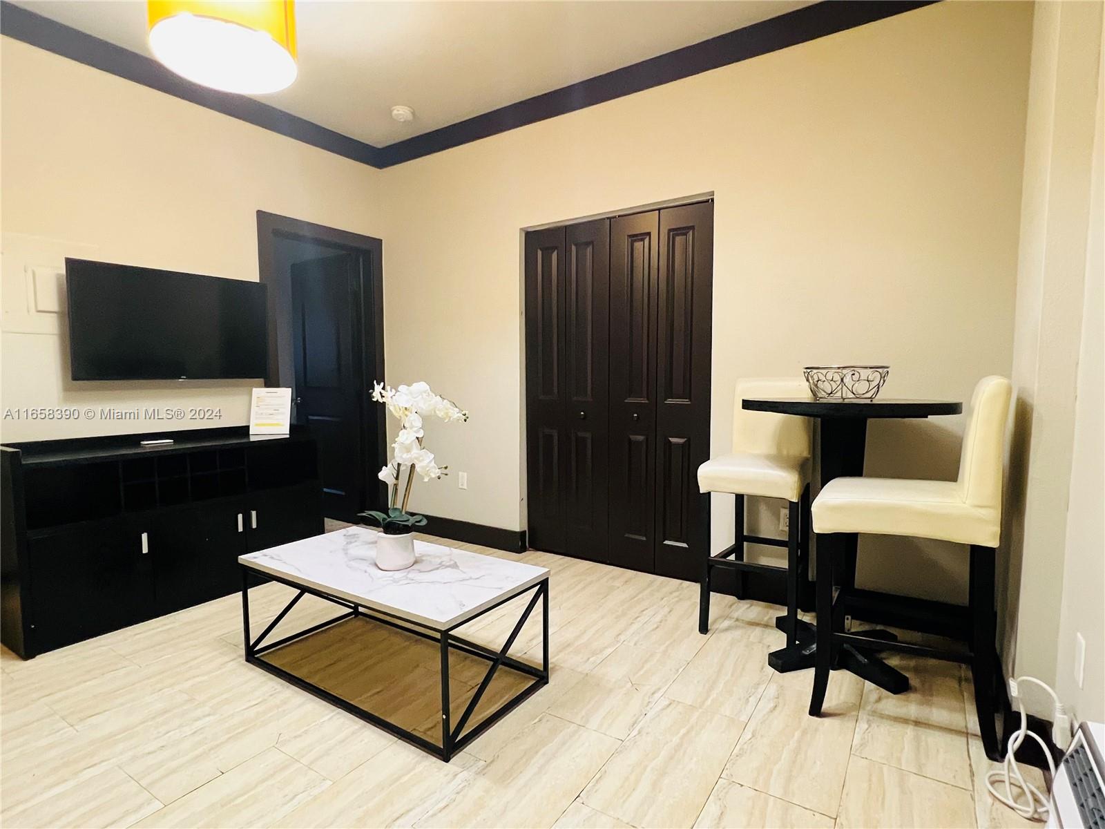 1330 Pennsylvania Ave # 204