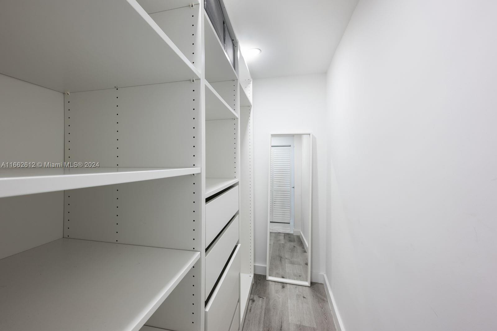 1615 Meridian Ave # 401
