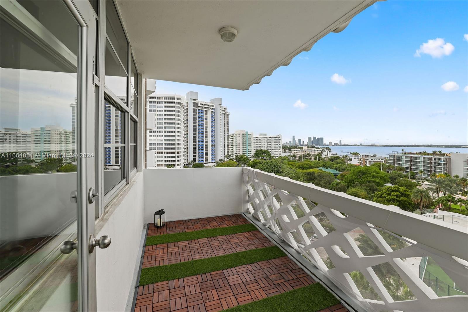 20 Island Ave # 905