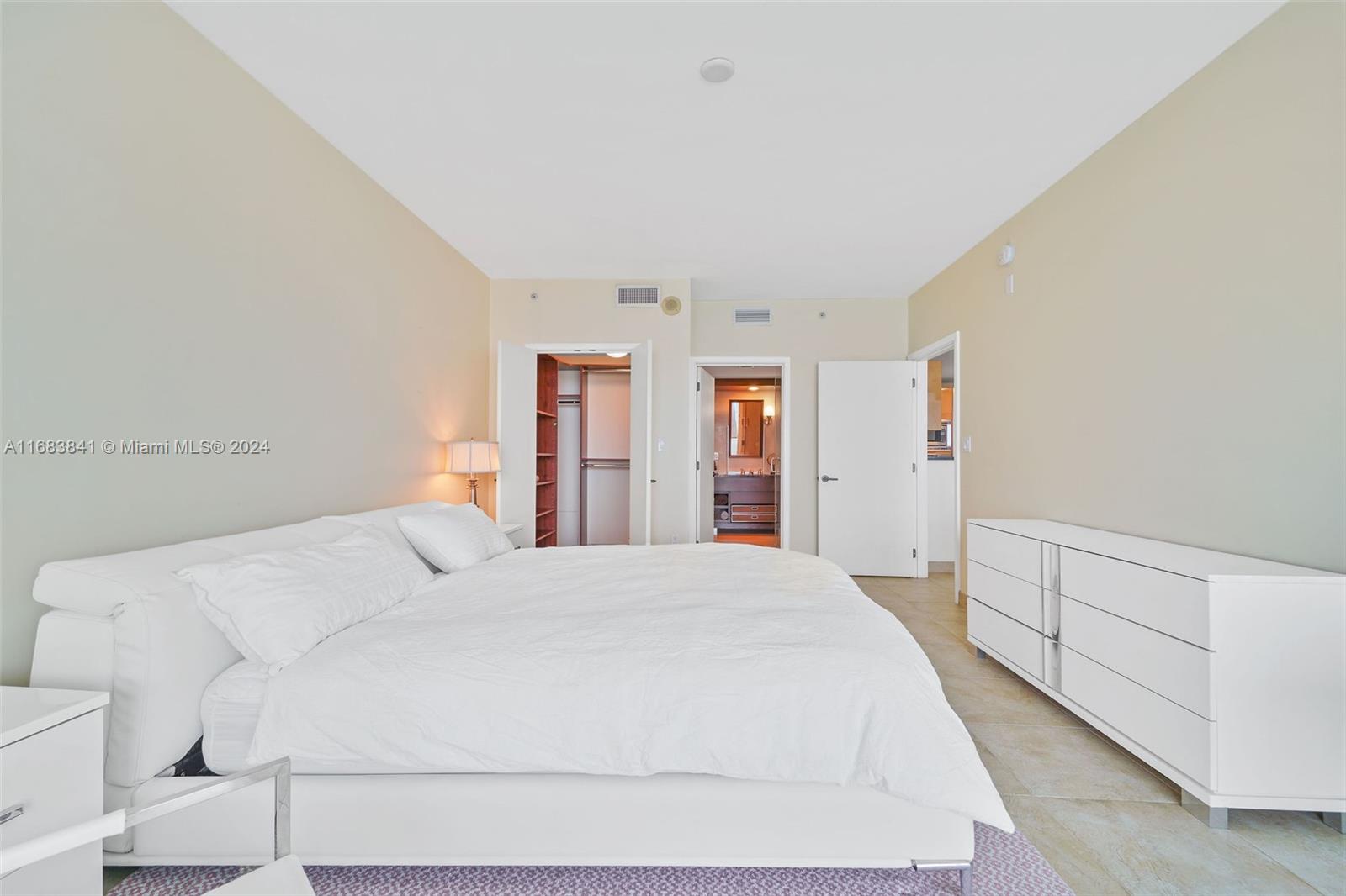6799 Collins Ave # 1604