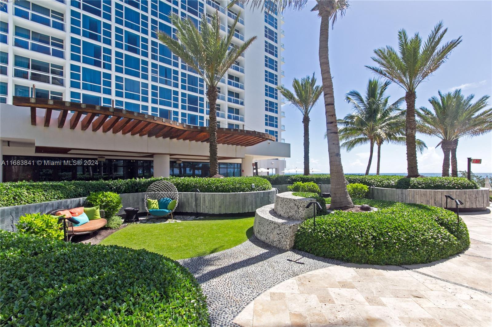6799 Collins Ave # 1604