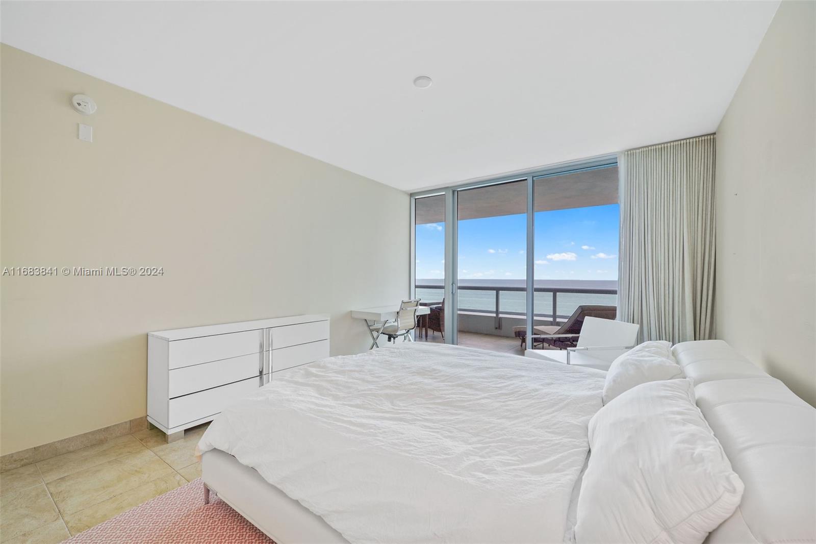 6799 Collins Ave # 1604
