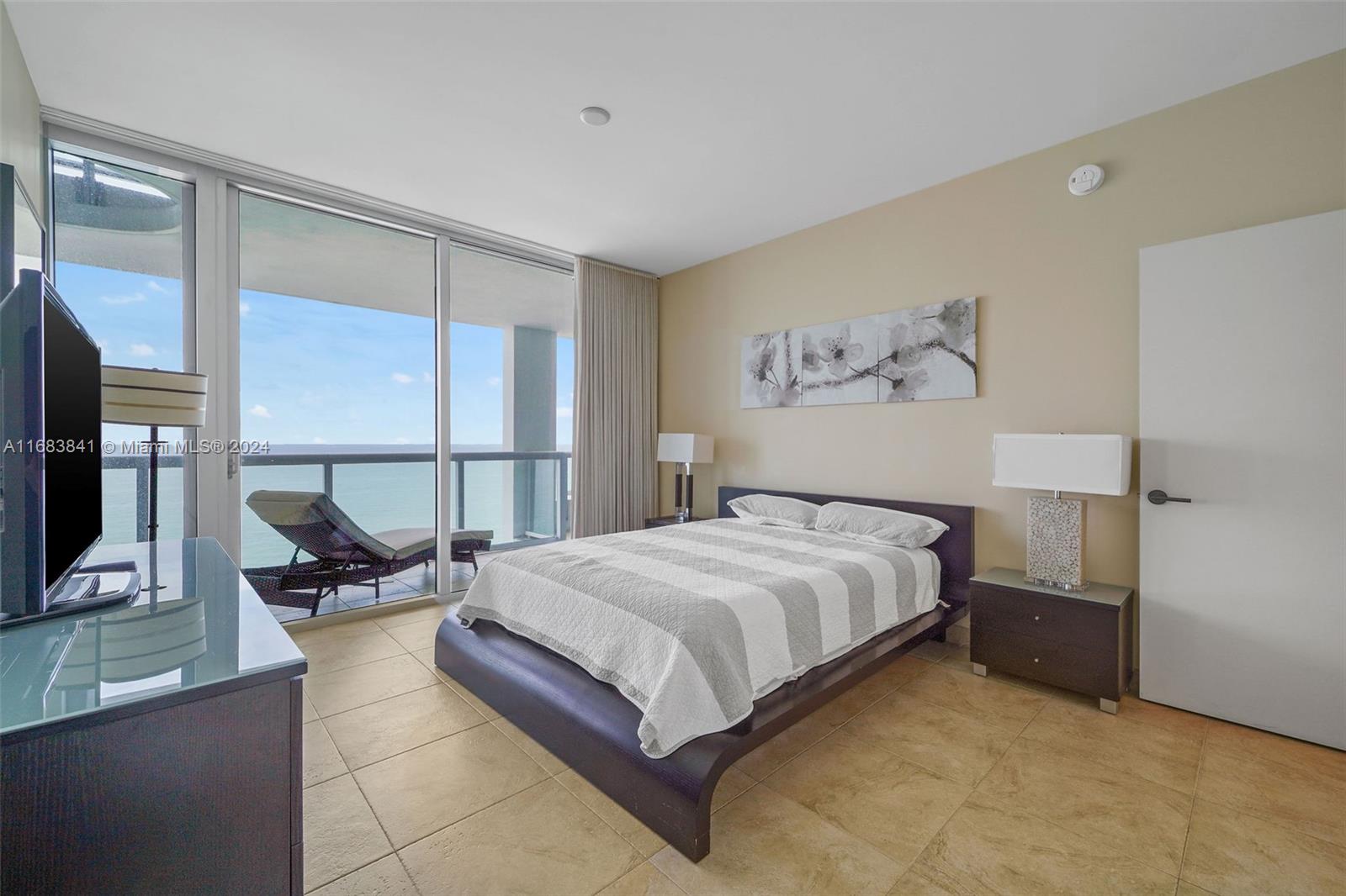 6799 Collins Ave # 1604