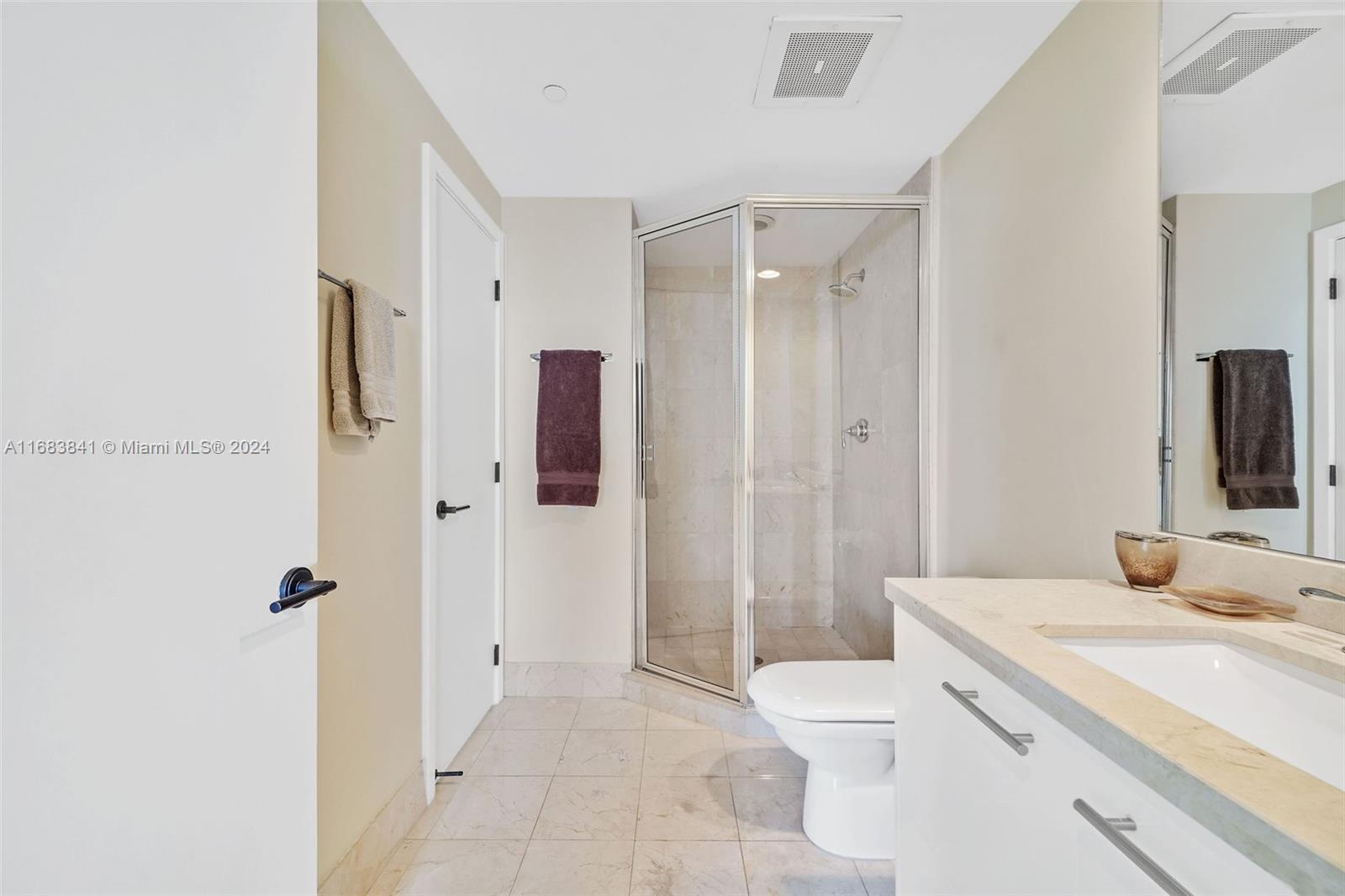 6799 Collins Ave # 1604
