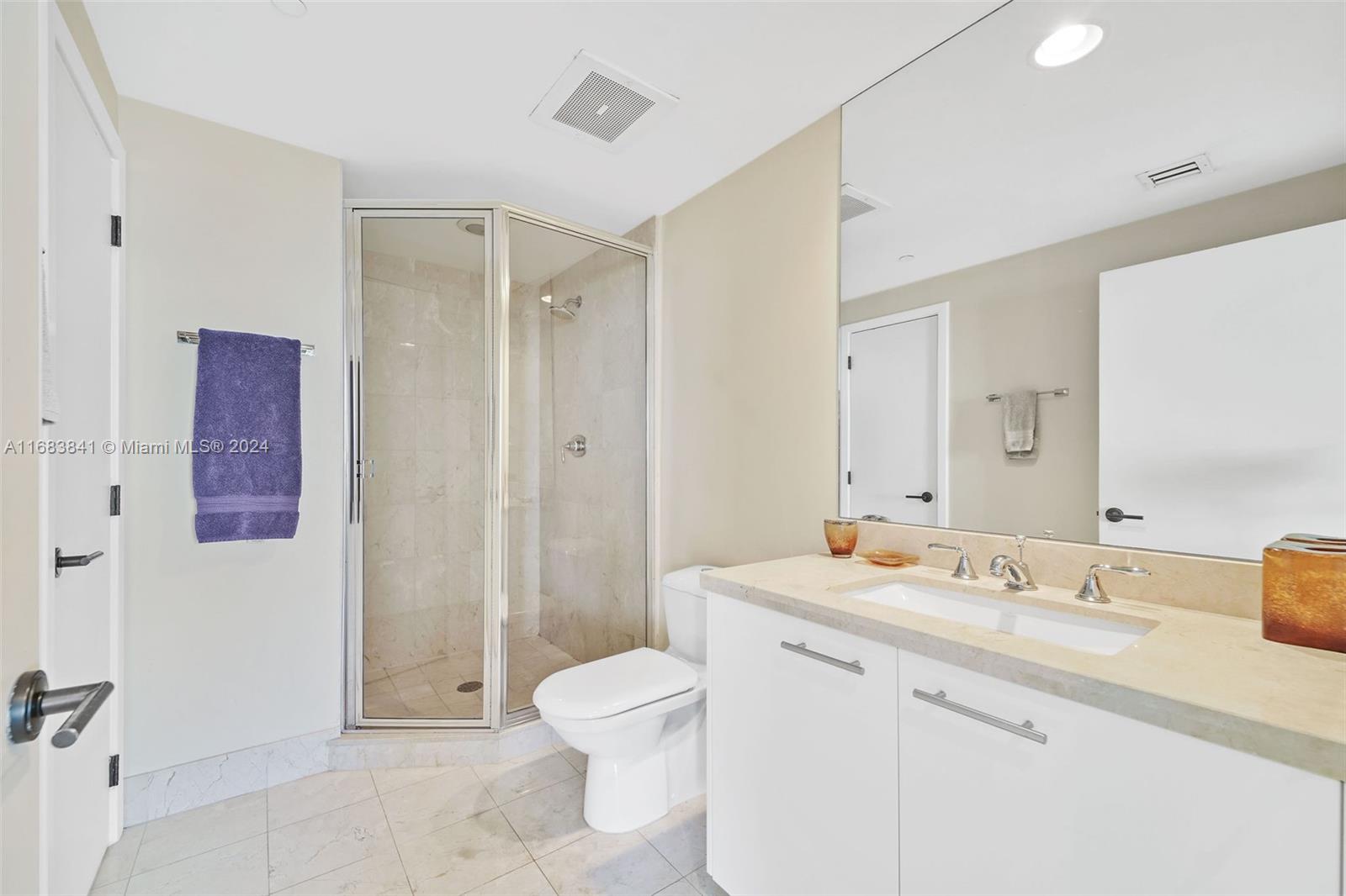 6799 Collins Ave # 1604