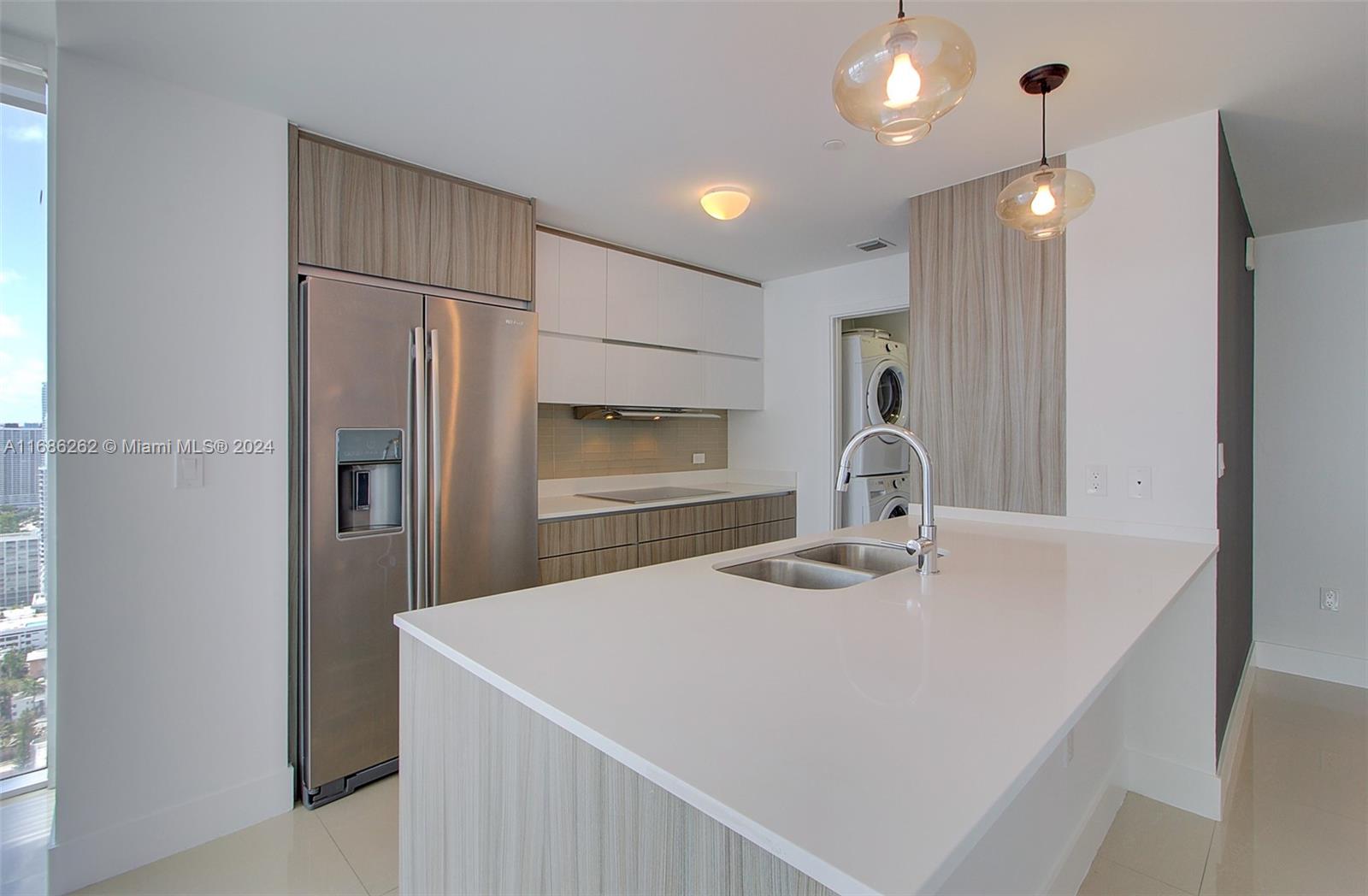 600 NE 27th St # 3605