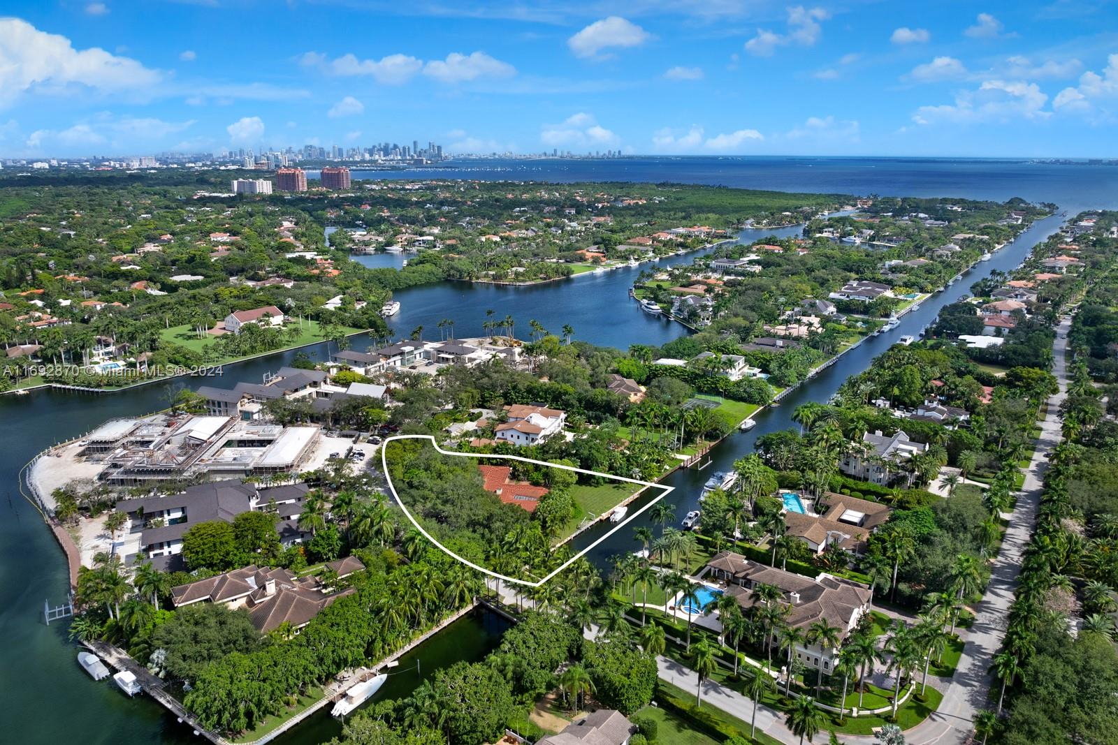 650 Leucadendra Dr