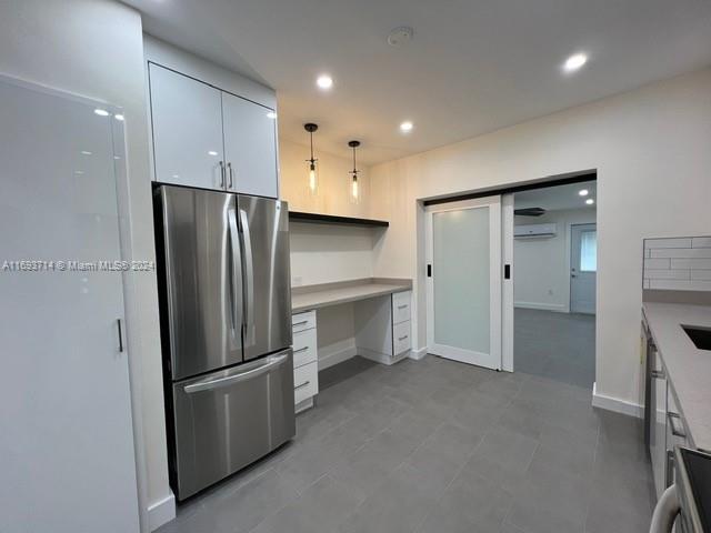 2770 SW 25th St # 2770