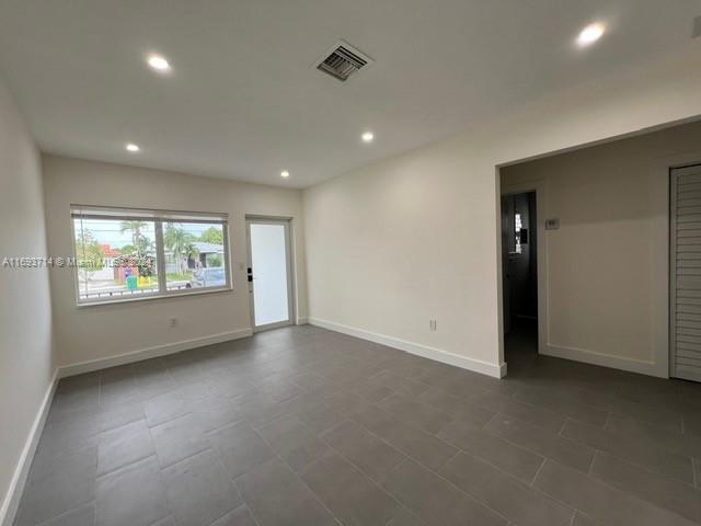 2770 SW 25th St # 2770