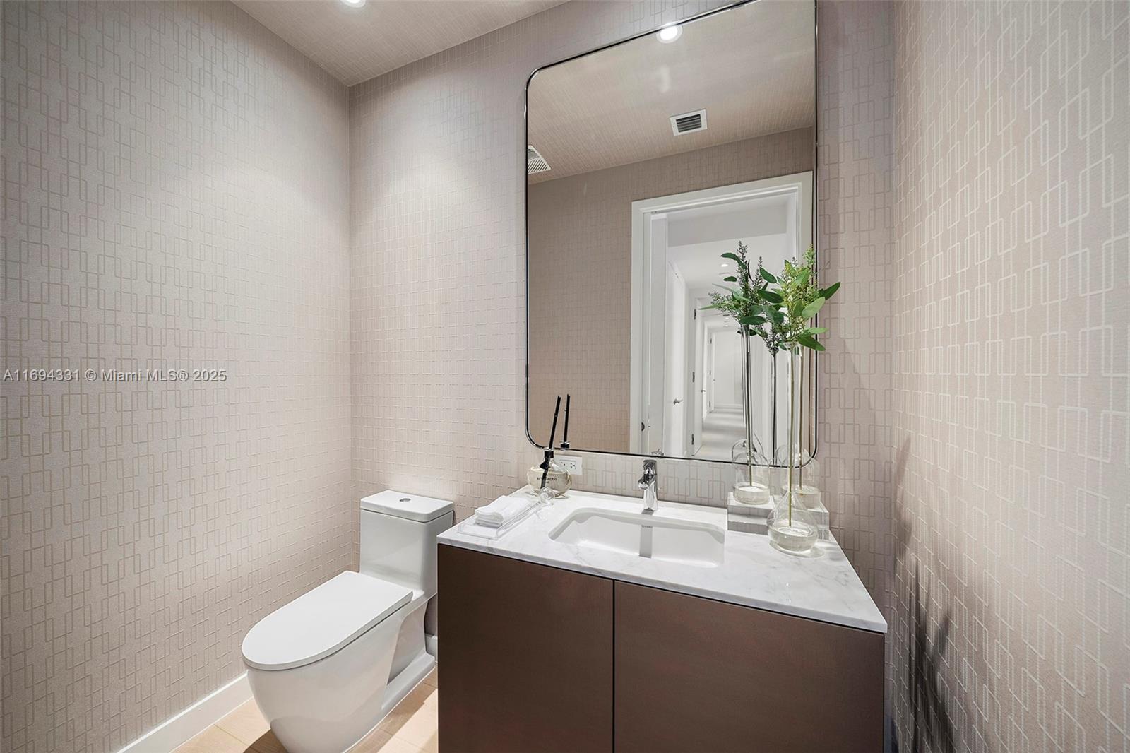 500 Alton Unit: PH4702