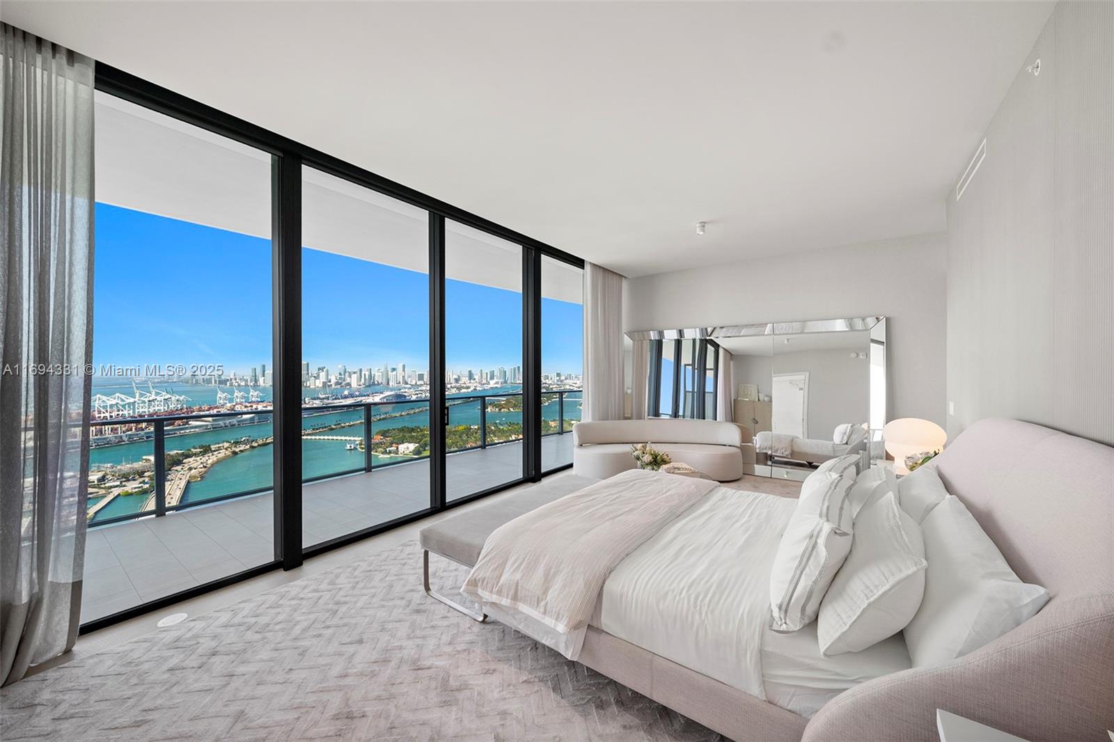 500 Alton Unit: PH4702