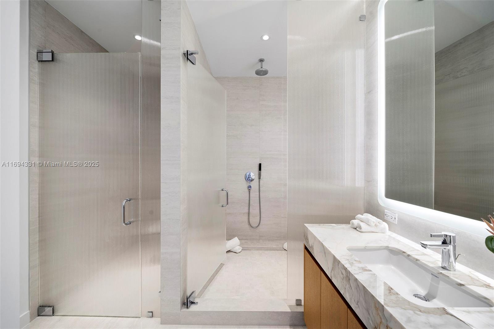 500 Alton Unit: PH4702