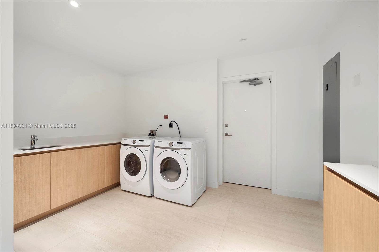 500 Alton Unit: PH4702