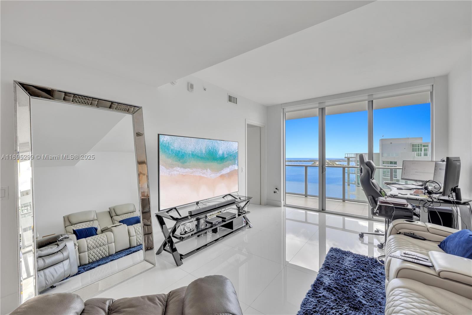 1300 Brickell Bay Dr # 2805