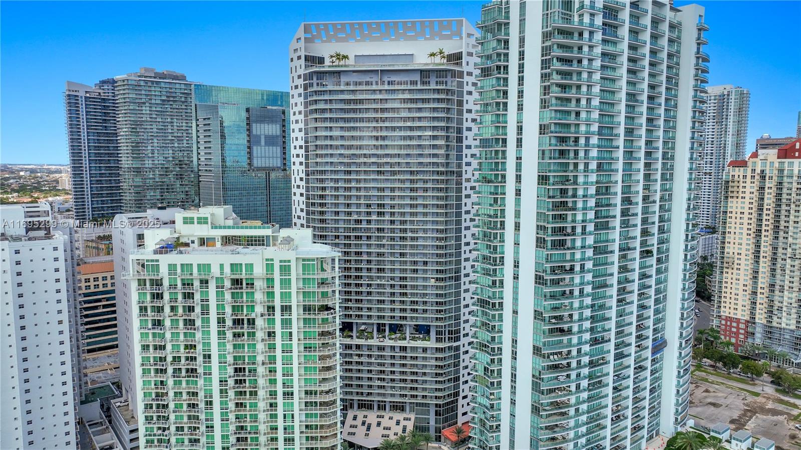 1300 Brickell Bay Dr # 2805