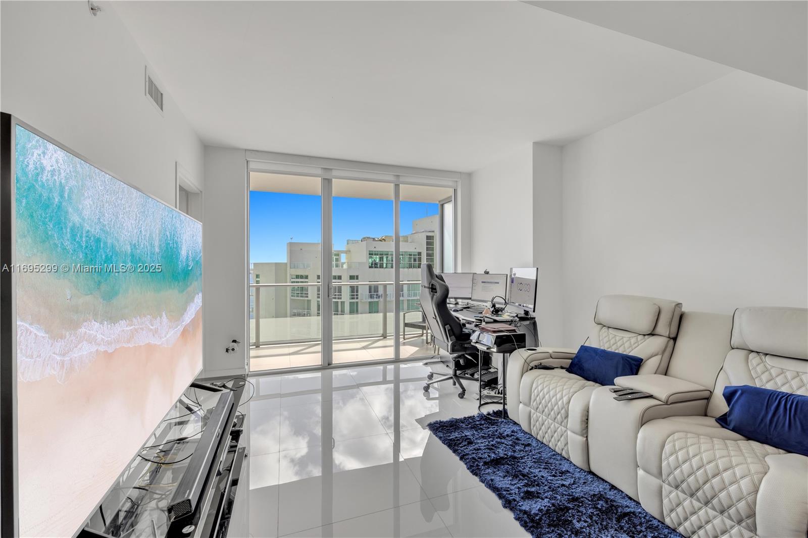 1300 Brickell Bay Dr # 2805