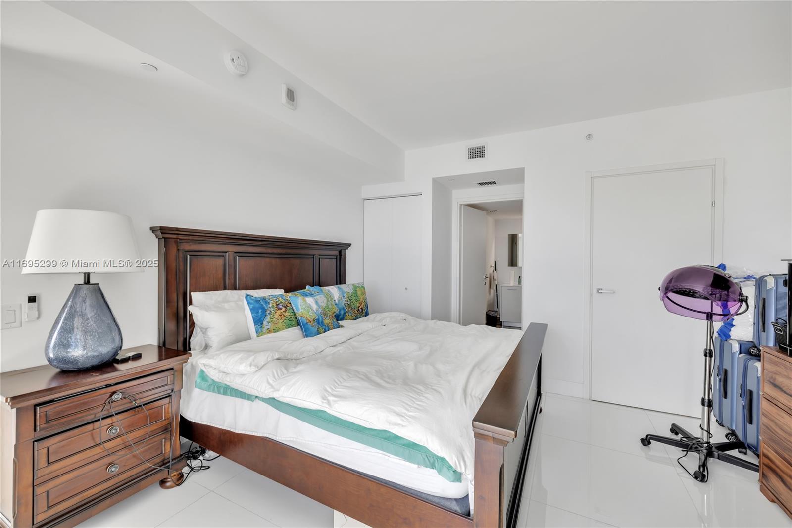 1300 Brickell Bay Dr # 2805