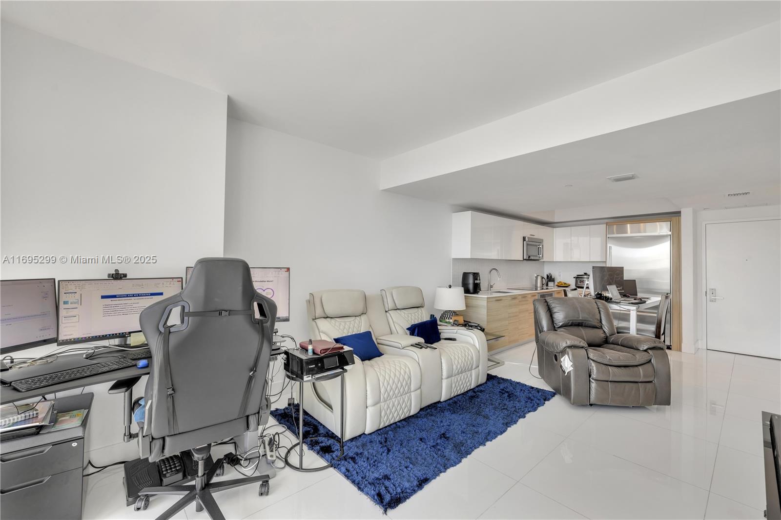 1300 Brickell Bay Dr # 2805