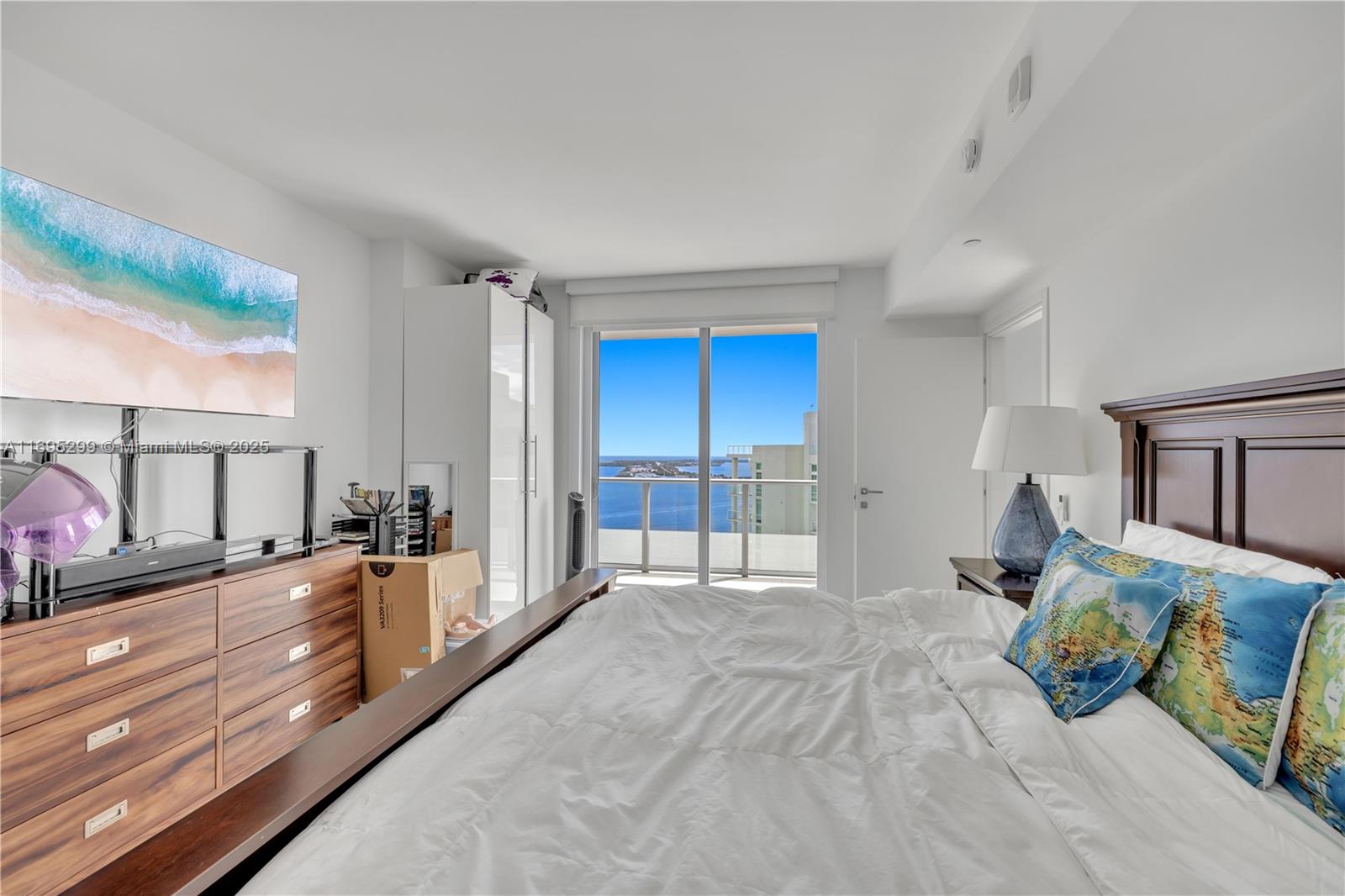 1300 Brickell Bay Dr # 2805