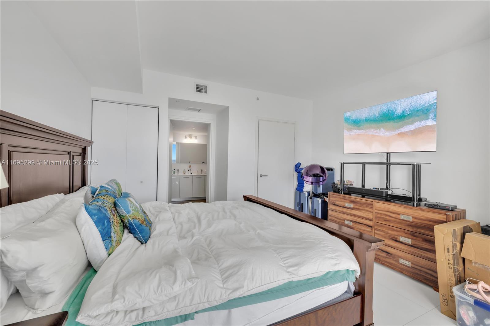 1300 Brickell Bay Dr # 2805