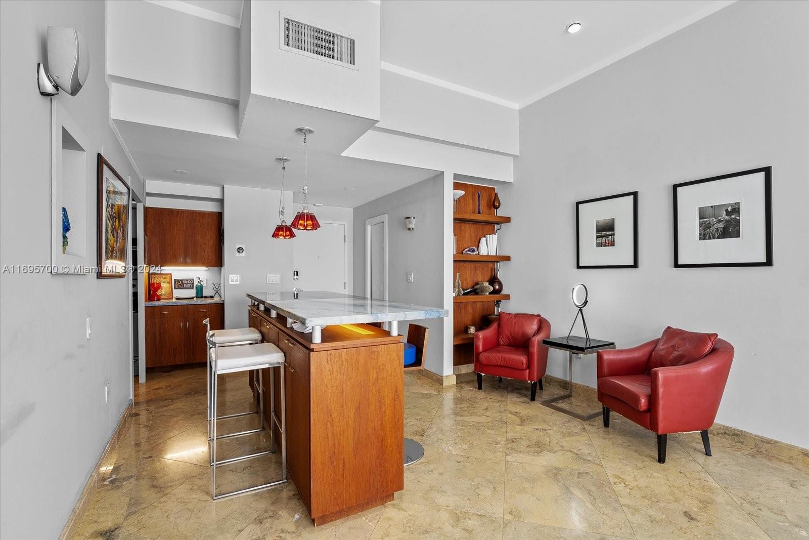 6917 Collins Ave # 103 Unit: L-103