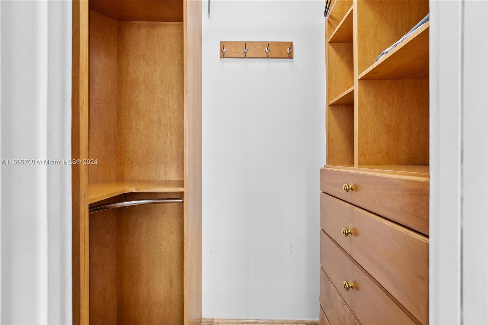 6917 Collins Ave # 103 Unit: L-103
