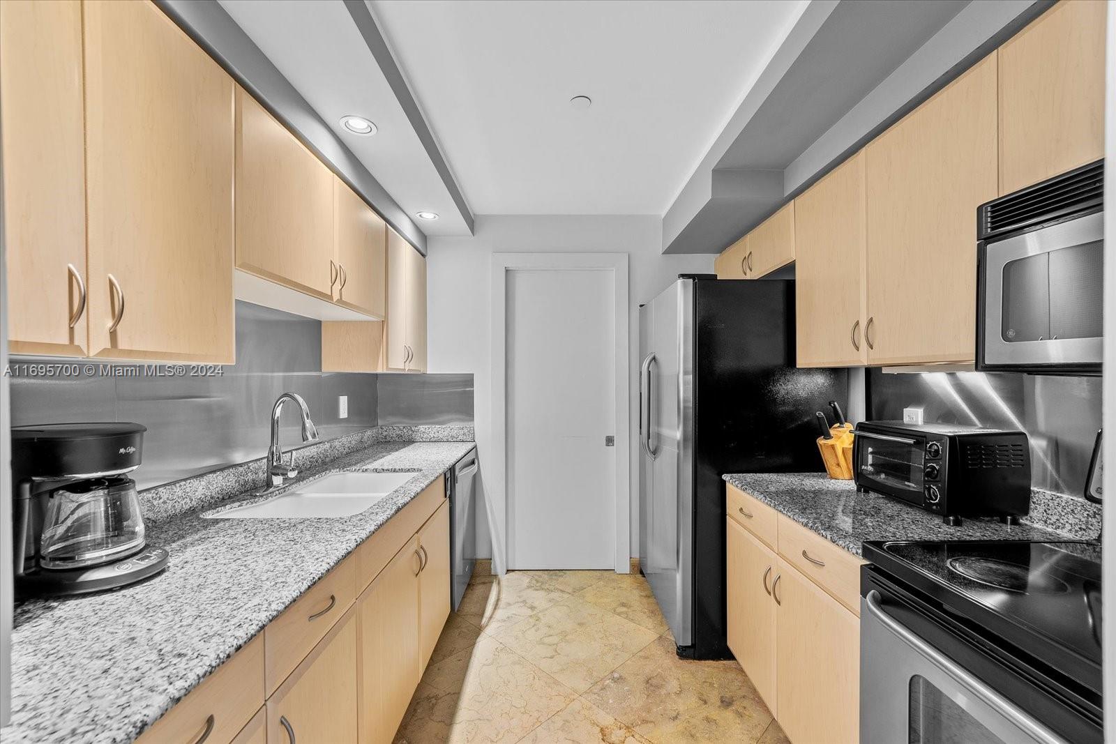 6917 Collins Ave # 103 Unit: L-103