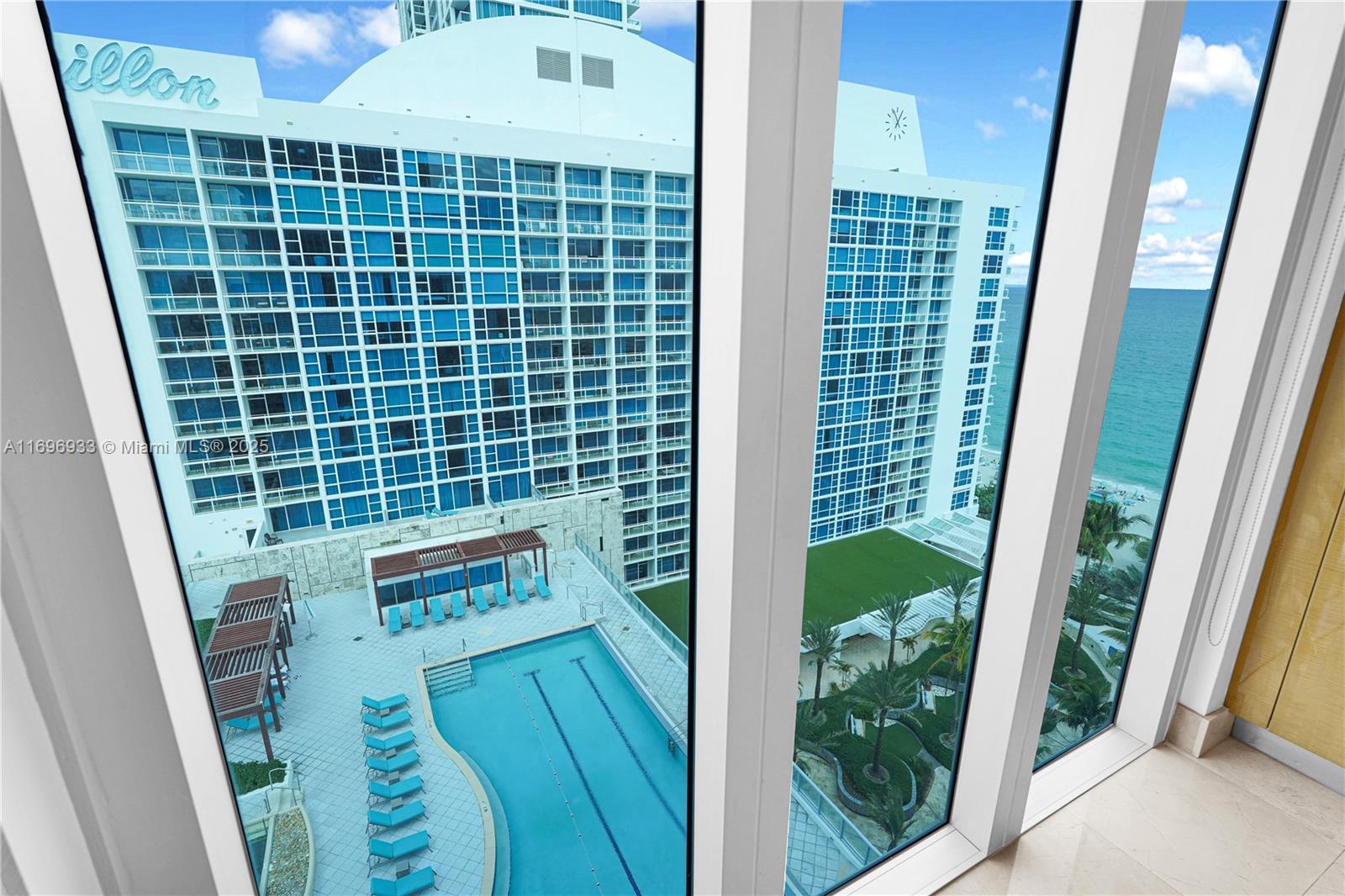 6799 Collins Ave # 1102