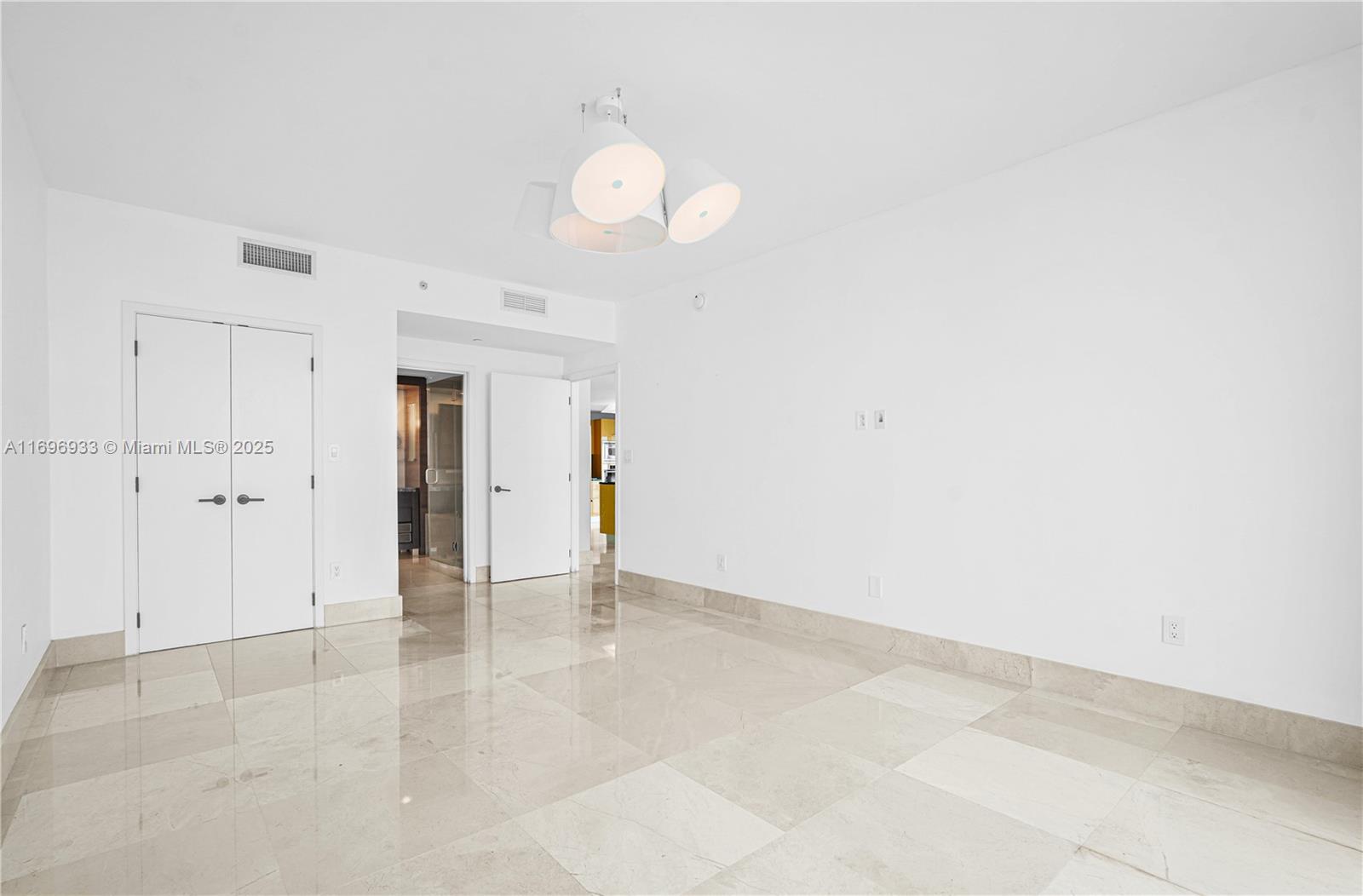6799 Collins Ave # 1102